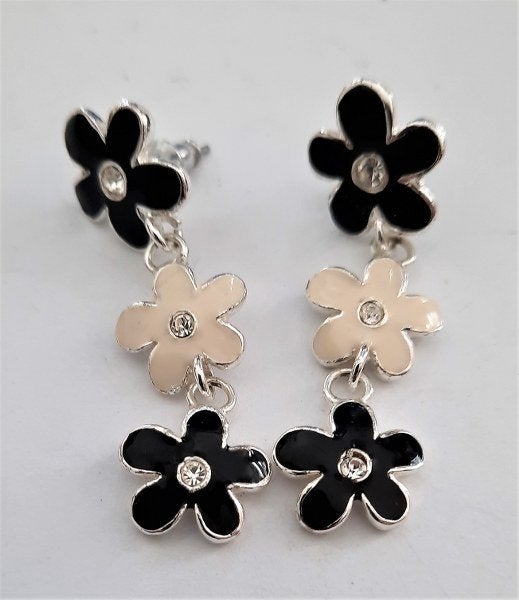 Zilverkleurige Bloemen oorbellen met emaille (6367-645), Ophalen of Verzenden, Nieuw, Zilver, Overige materialen
