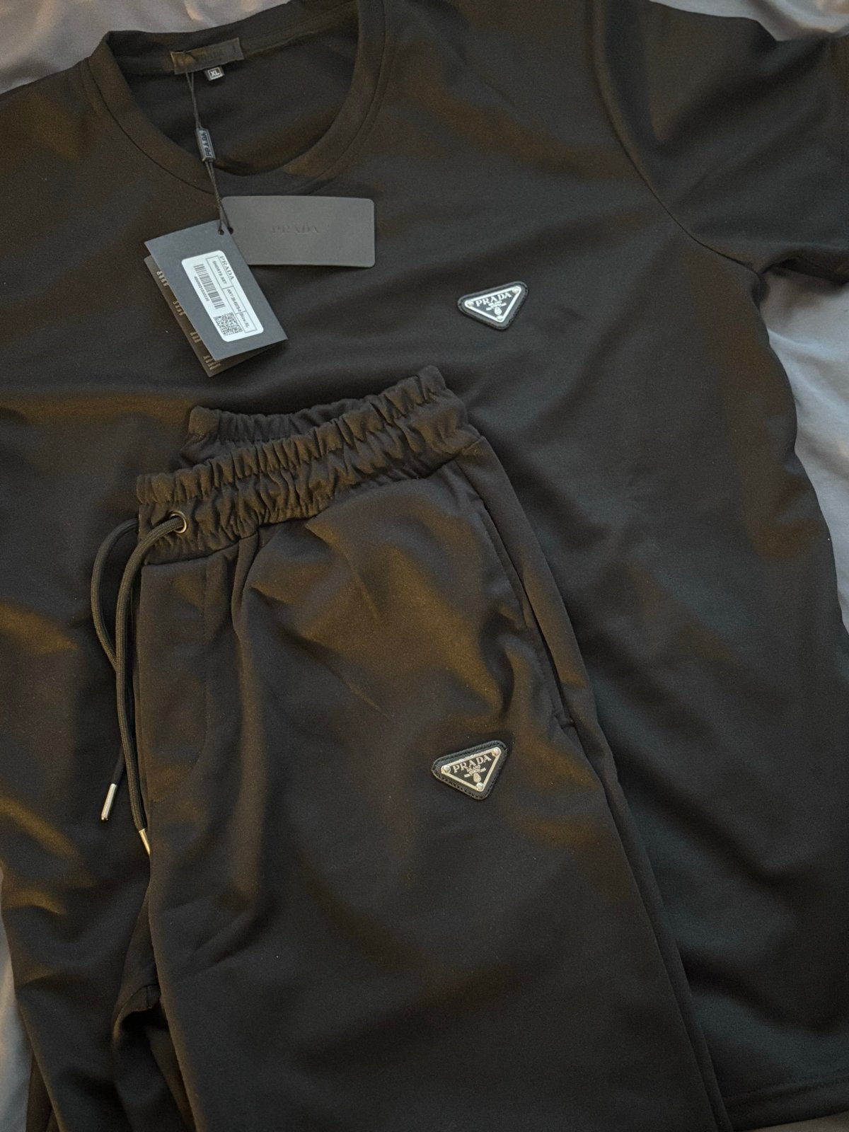 Prada T-shirt en korte broek set - Nieuw met labels, Ophalen of Verzenden, Nieuw