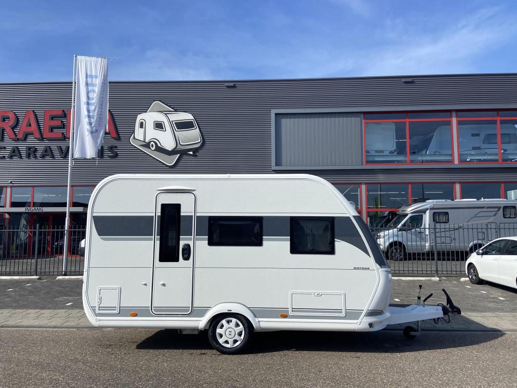 Hobby On Tour 390 SF Treinzit, dwars bed, Caravans en Kamperen, Standaardzit, Hobby, Bedrijf, 750 - 1000 kg