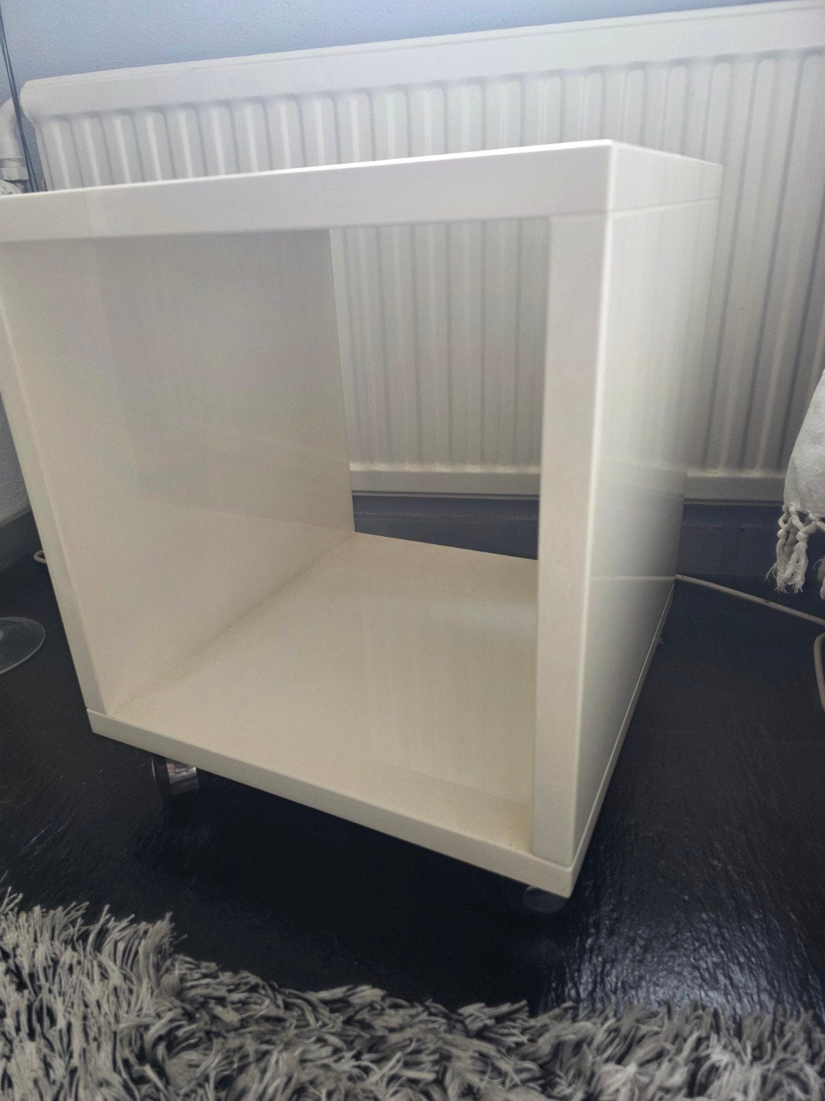 Witte bijzettafel Ikea Kallax op wieltjes (4x), Ophalen, Minder dan 45 cm, Minder dan 55 cm, Gebruikt