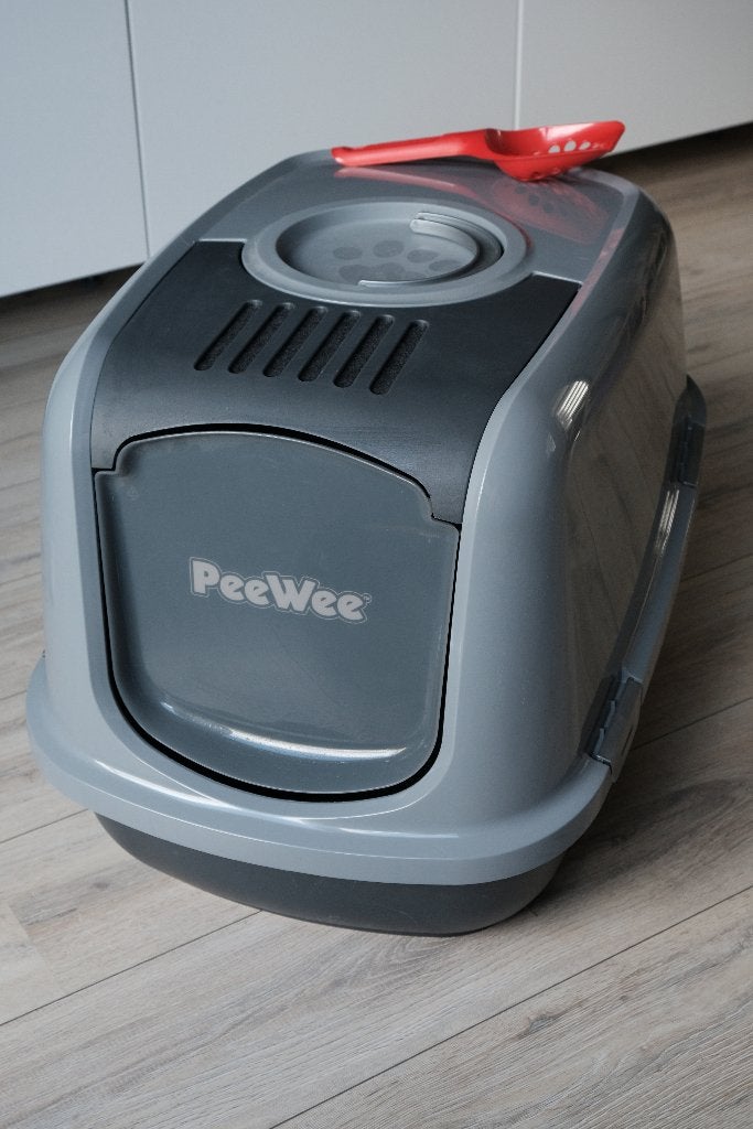 PeeWee EcoDome kattenbak + 9kg houtkorrels, Dieren en Toebehoren, Ophalen, Gebruikt, Gesloten