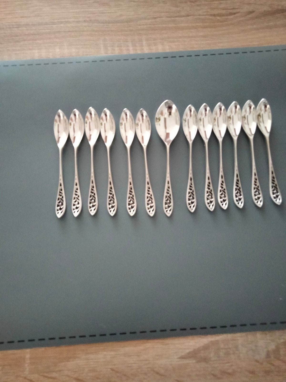 te koop 12 zilveren thee lepeltjes en suikerschep, Ophalen of Verzenden, Zilver