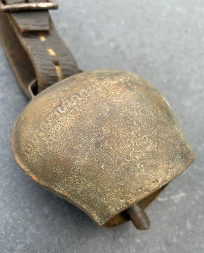 Oostenrijkse antieke koeienbel met lederen riem, Ophalen of Verzenden