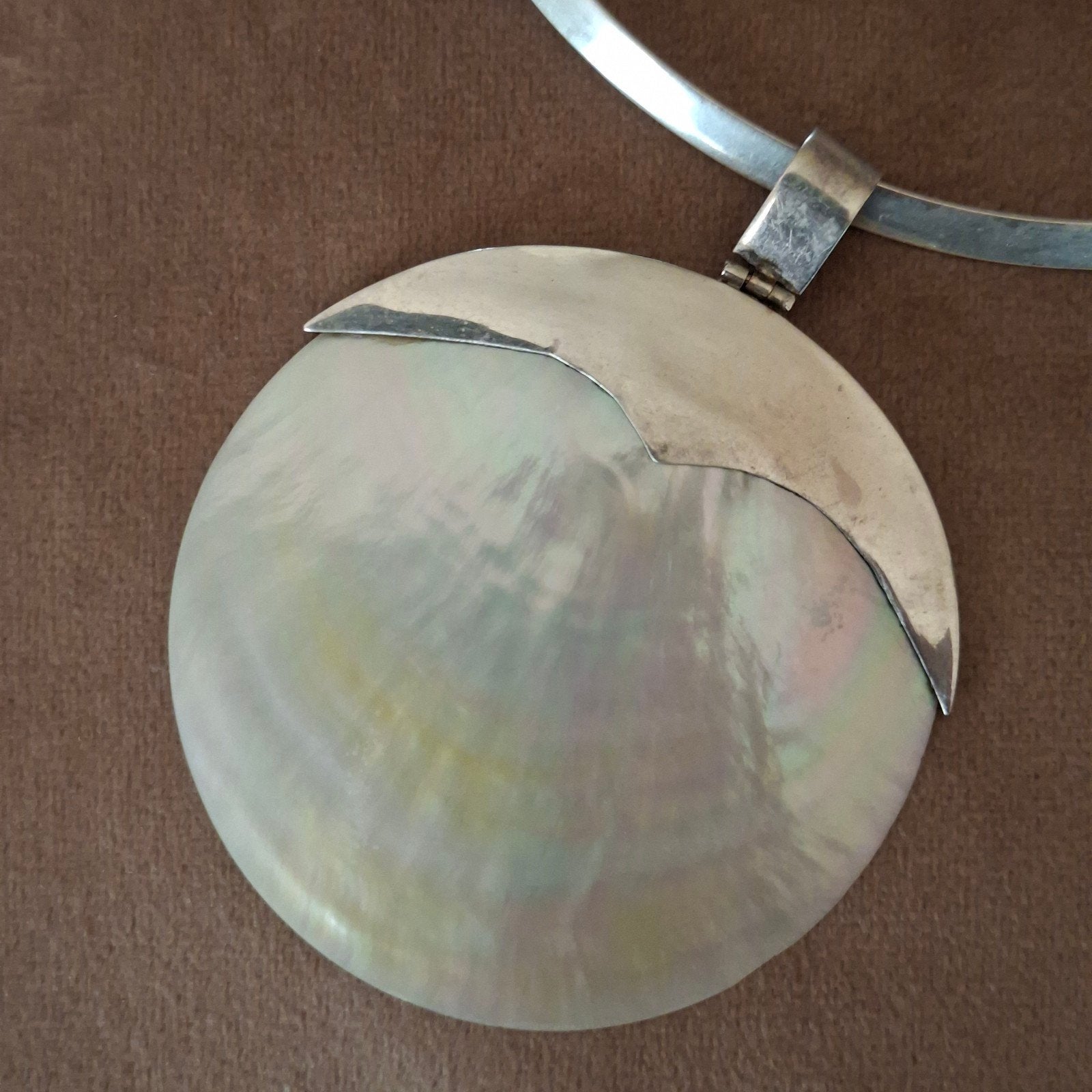 Vintage Zilveren spang ketting met parelmoer hanger (925), Ophalen of Verzenden