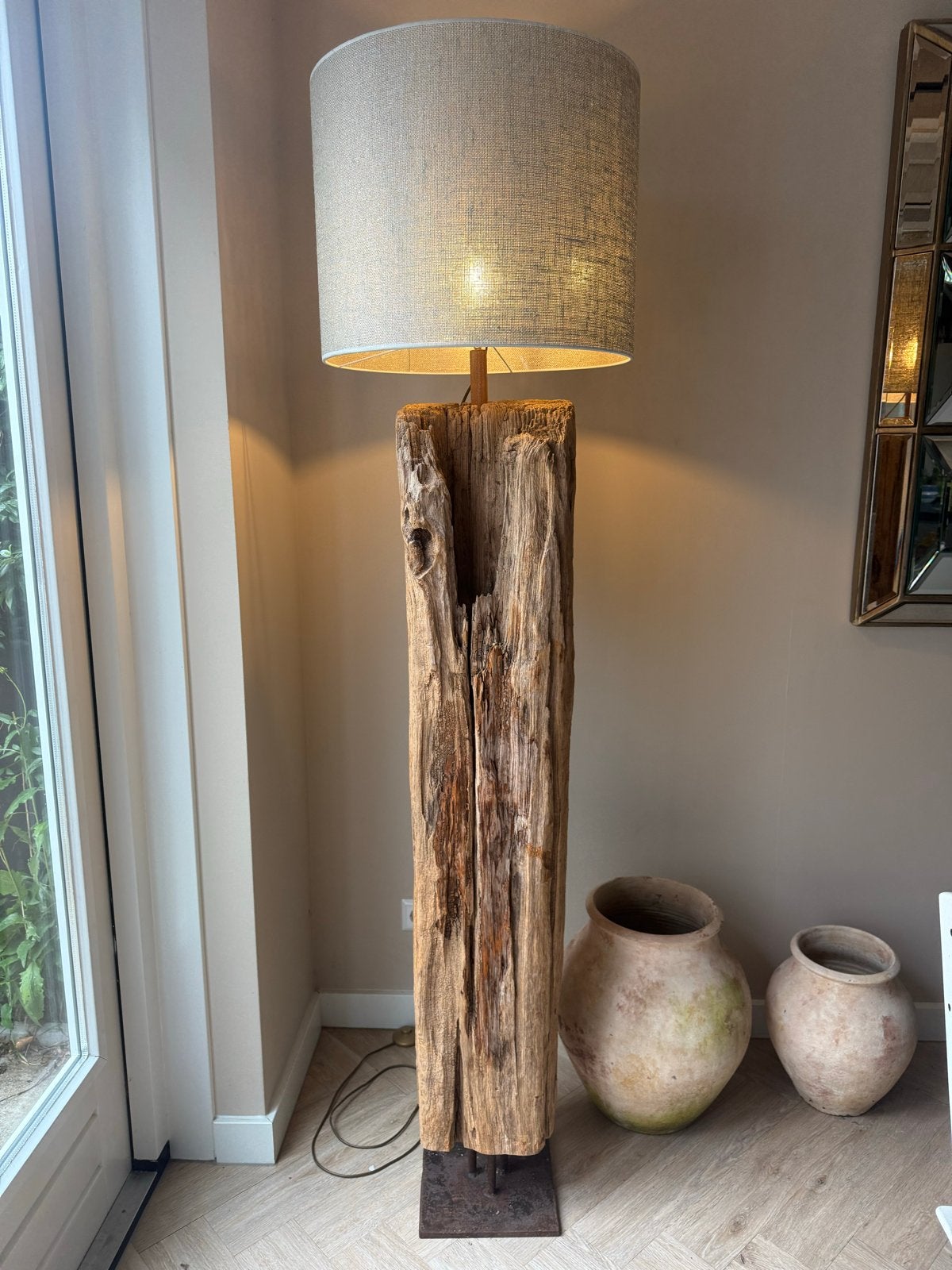 Grote Houten Vloerlamp met Zilveren Linnenlook Kap, Zo goed als nieuw, 150 tot 200 cm, Hout, E27 (groot)