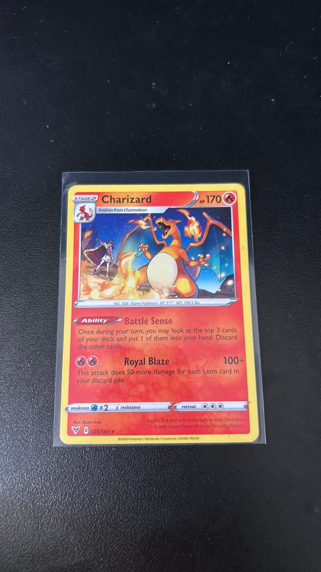 Charizard 025/185, Ophalen of Verzenden, Zo goed als nieuw