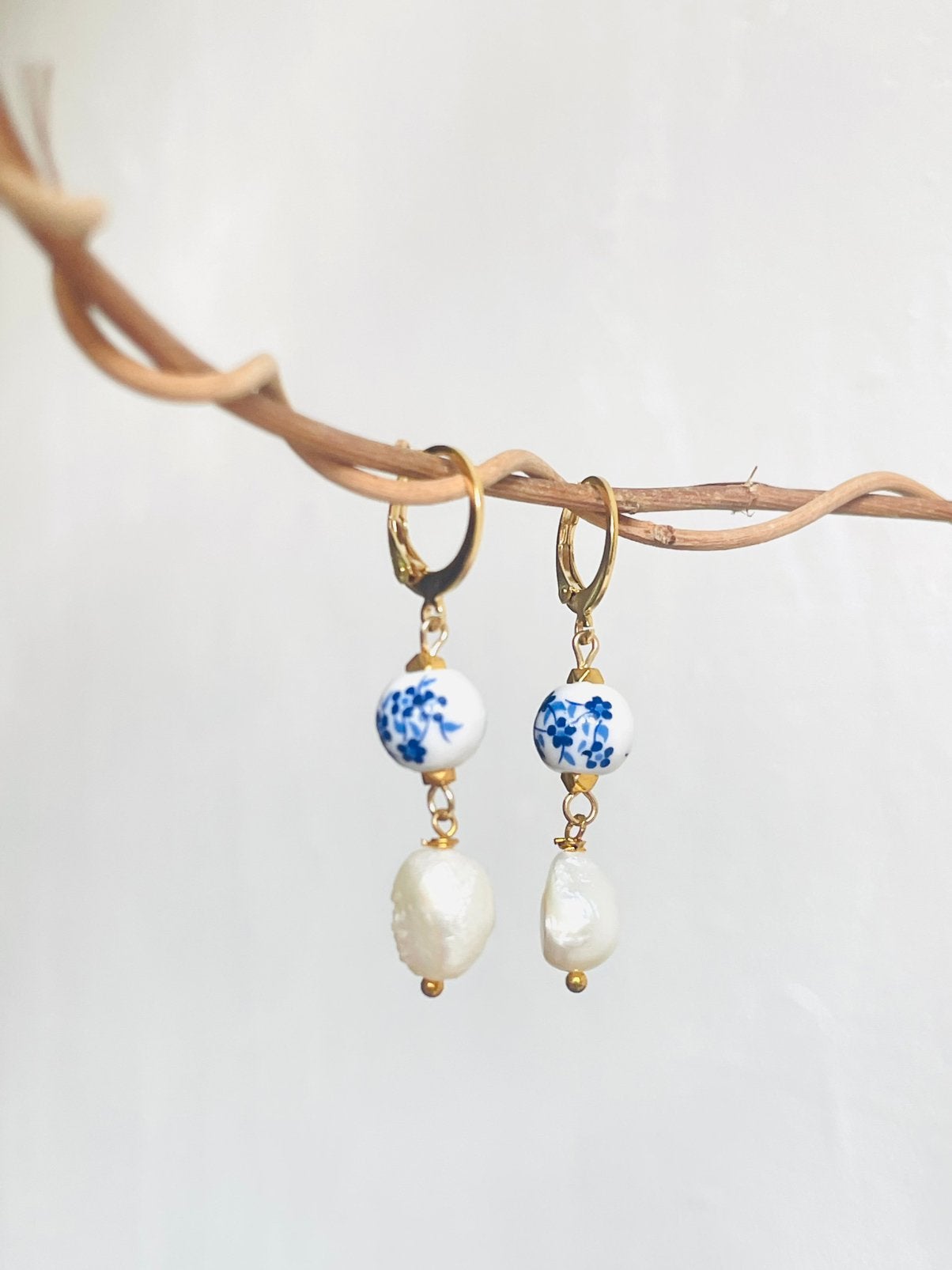 Delfsblauw met parel oorbellen, Hangers, Blauw, Nieuw, Ophalen of Verzenden