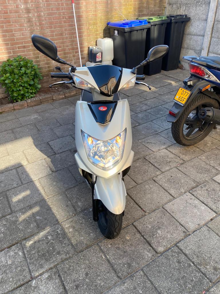 Kymco VP50 - Nieuwe Cilinderkop & Carburateur, Onderhoud, Ophalen, Overige modellen, Maximaal 45 km/u, Zo goed als nieuw