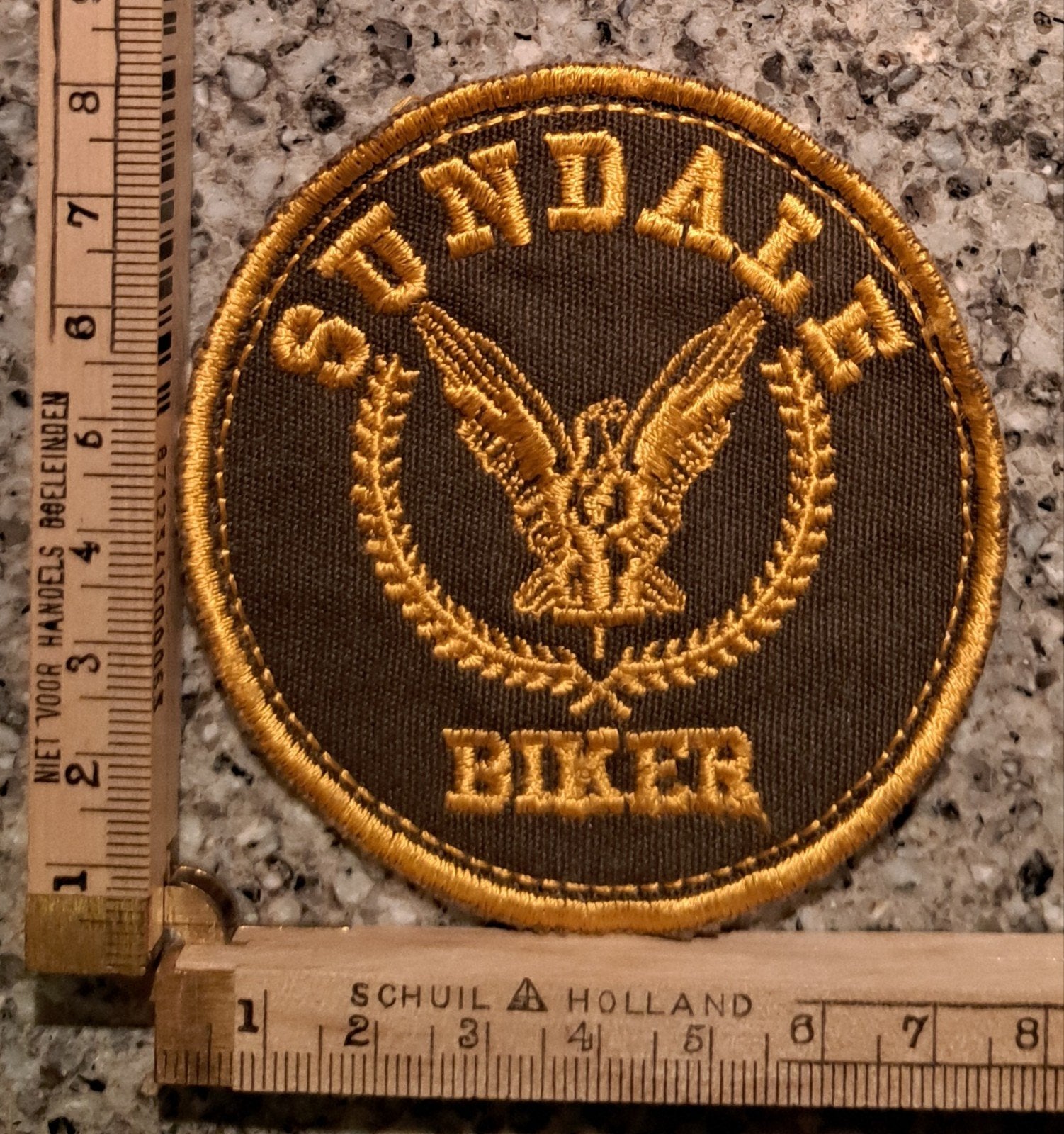 Patch batch Sundale Biker USA gouden arend laiurierkrans, Verzamelen, Ophalen of Verzenden, Zo goed als nieuw, Motoren