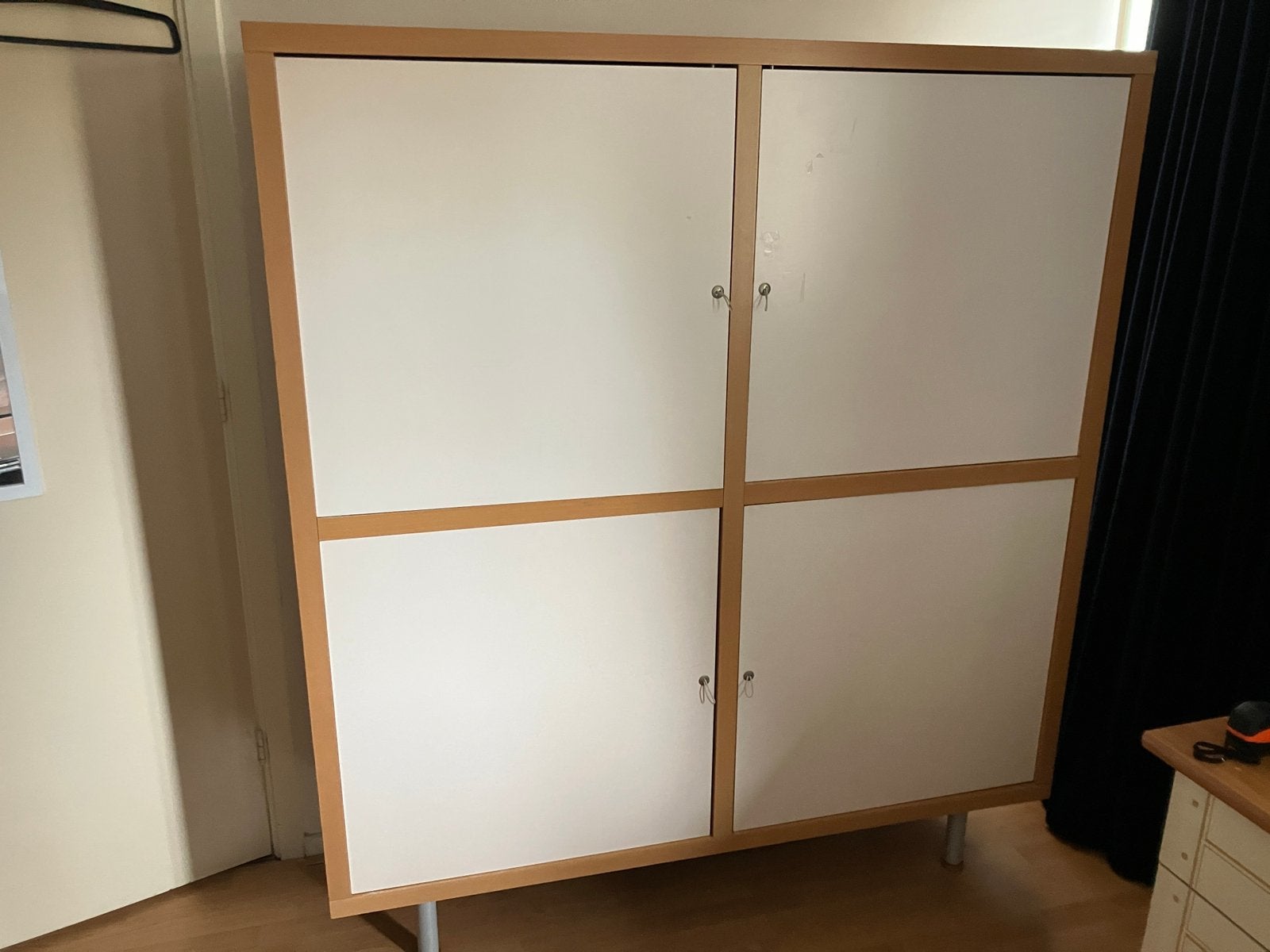 Kast, Ophalen, 100 tot 150 cm, 150 tot 200 cm, 25 tot 50 cm