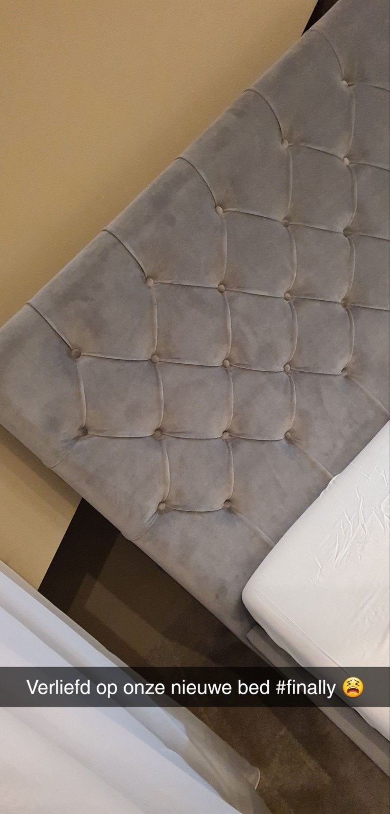 fluwelen grijs bed 180cm met matras en topper, Tweepersoons, Ophalen of Verzenden, Zo goed als nieuw, 180 cm
