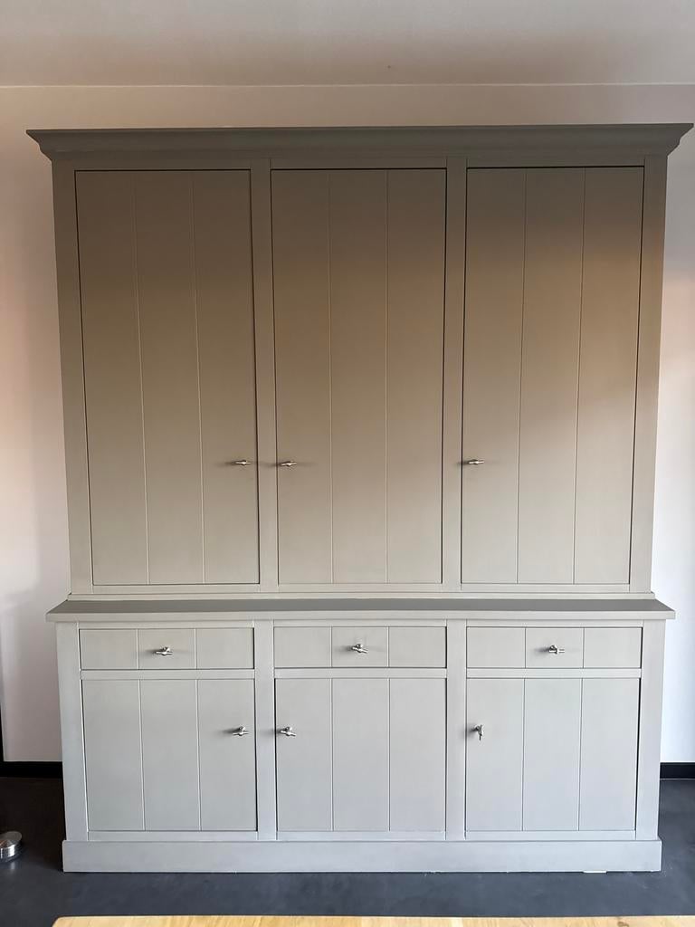 Bufferkast grijs/taupe, Ophalen, 200 cm of meer, 150 tot 200 cm, Zo goed als nieuw