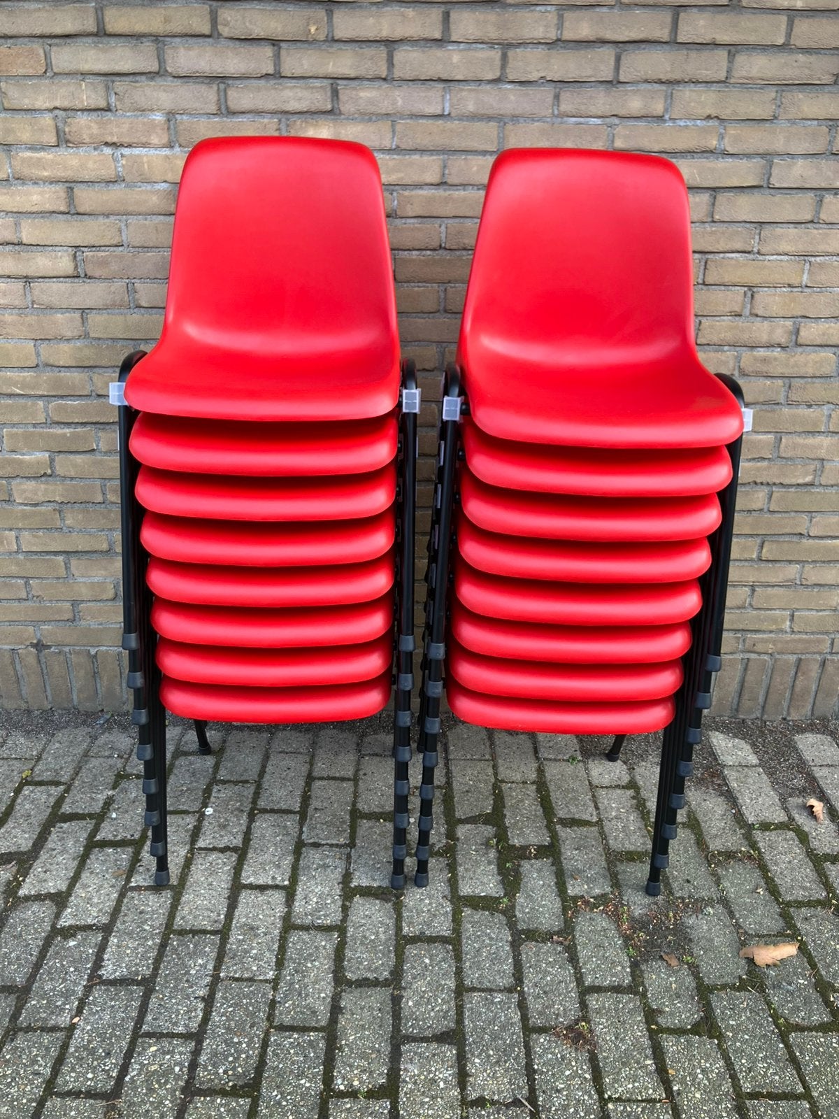 AA-kwaliteit stapelstoelen rood kantinestoelen kuipstoelen, Huis en Inrichting, Stoelen, Ophalen, Nieuw, Rood, Metaal