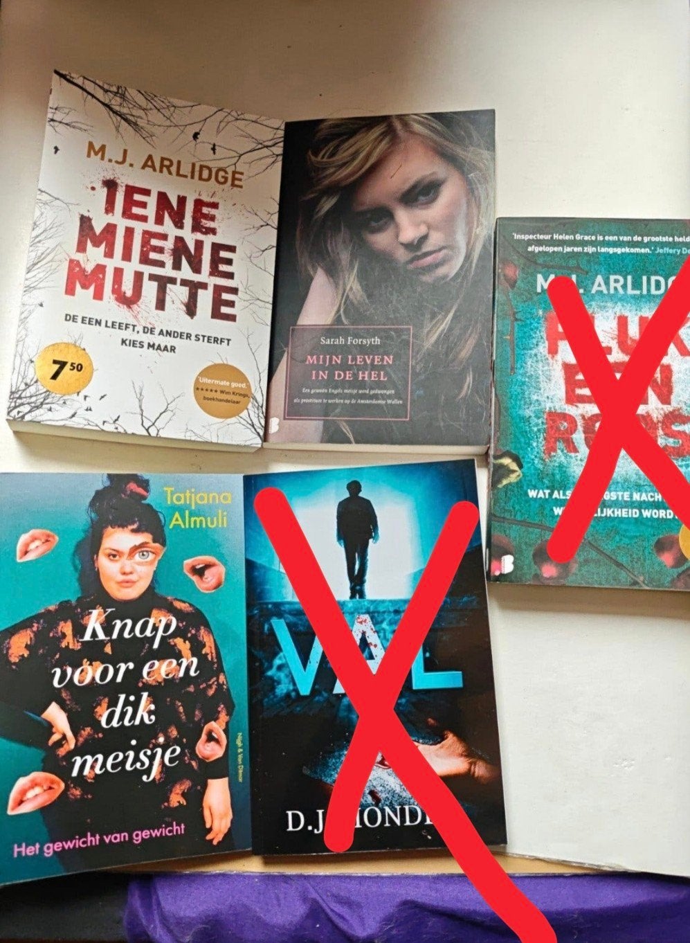Spannende Thrillers en Romans - Diverse Auteurs, Ophalen of Verzenden, Gelezen, M.J. Arlidge, Sarah Forsyth, Tatjana Almuli, D.J. Honden