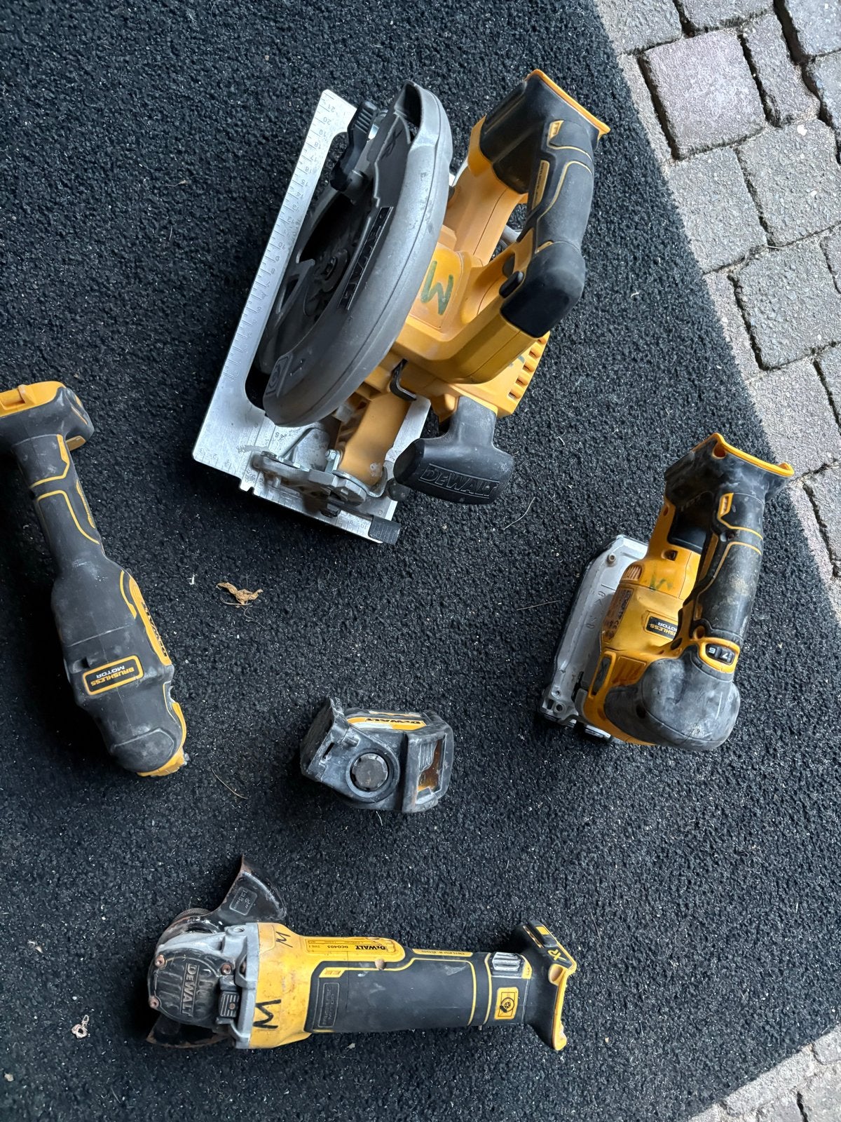 Foto 3 van DeWalt Gereedschapset: Haakse Slijper, Zaag, Multitool, Deco