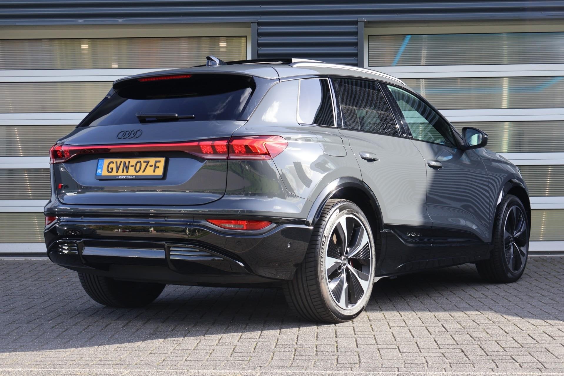 Audi Q6 e-tron 388pk S edition 100 kWh | Panoramadak | Lucht, Auto's, Automaat, 12 maanden, Gebruikt, Adaptive Cruise Control