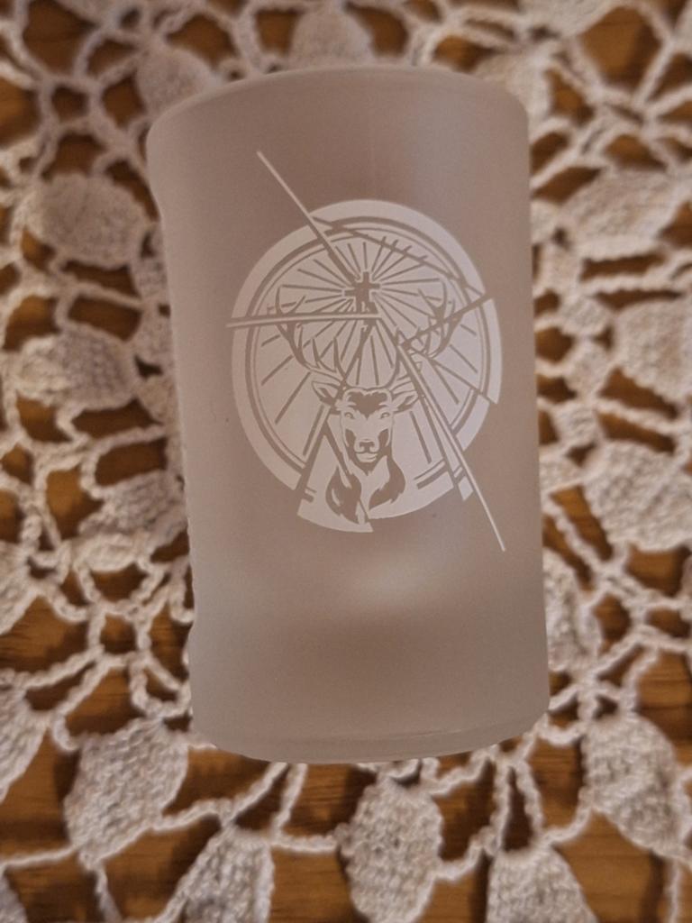 Frosted Jägermeister-logo glaasje, Ophalen of Verzenden, Gebruikt, Gebruiksvoorwerp