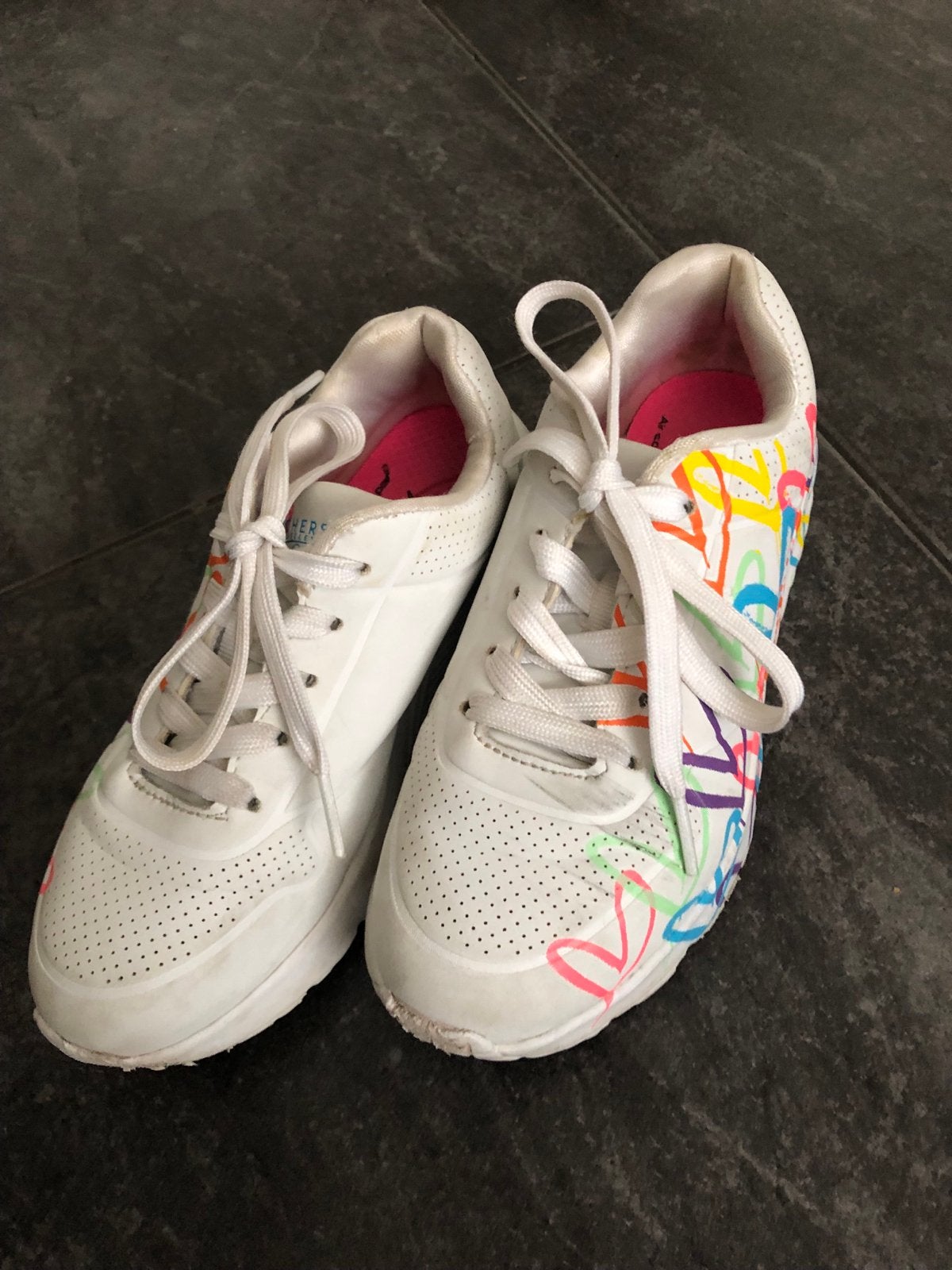 Skechers sneakers met kleurrijke hartjesprint, Meisje, Schoenen, Ophalen of Verzenden, Zo goed als nieuw