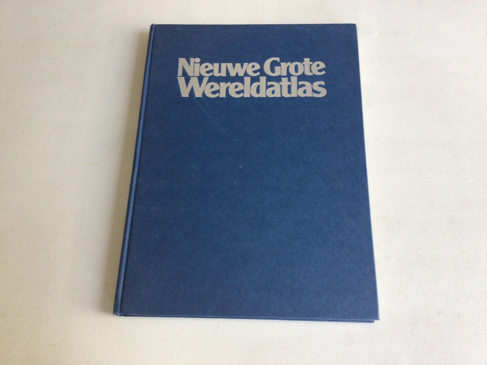 Nieuwe grote wereldatlas, Overige atlassen, Ophalen of Verzenden, Zo goed als nieuw, 1800 tot 2000