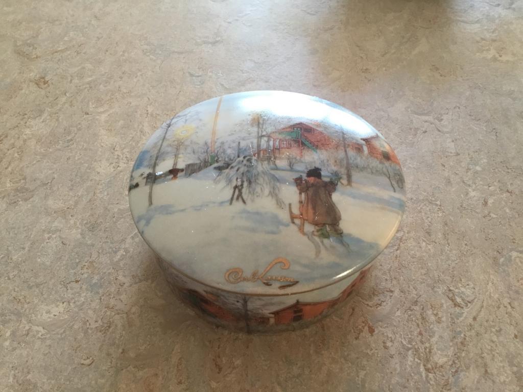 Goebel Carl Larsson 'Brita met slee' doosje, Antiek en Kunst, Ophalen of Verzenden