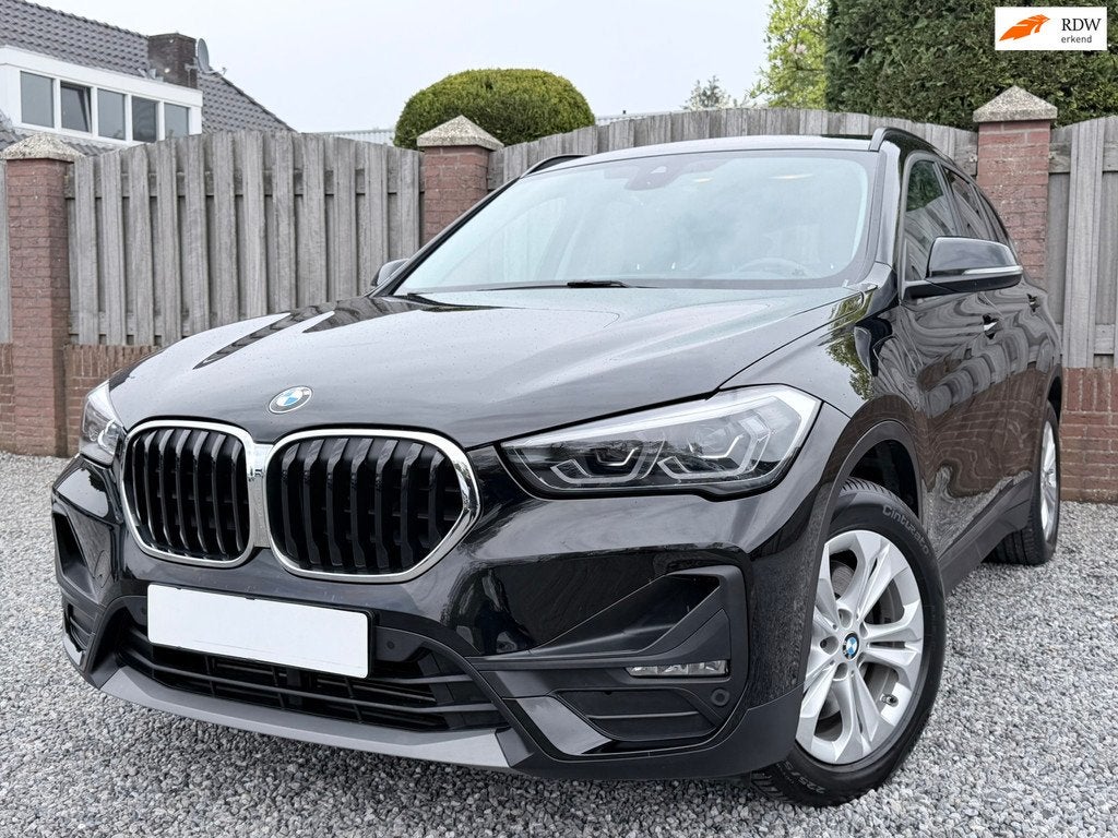BMW X1 XDrive25e Business Edition Plus VOL LEER STOELVERWARM, Auto's, BMW, Bedrijf, Te koop, X1, 4x4, ABS, Airbags, Airconditioning