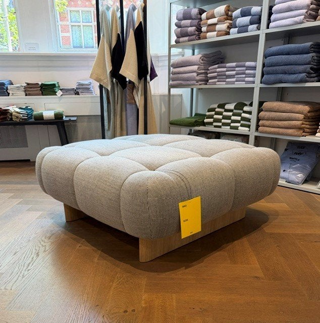 QUILTON LIFT OTTOMAN - HAY HOUSE AMSTERDAM, Ophalen, Zo goed als nieuw, Rechthoekig, 125 cm of meer