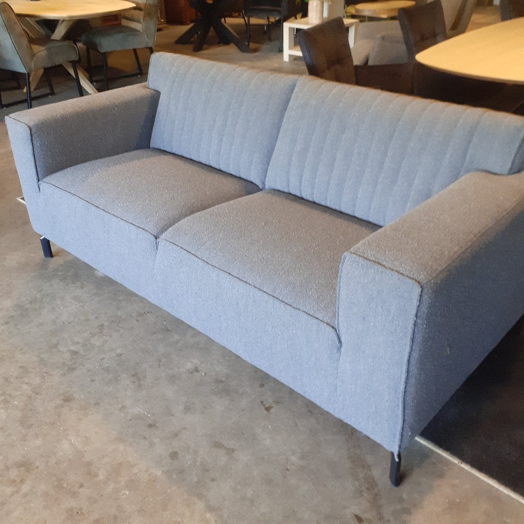 Bank showroom model . grijs blauw gemeleerd NIEUW., Ophalen of Verzenden, Nieuw, Stof, 150 tot 200 cm