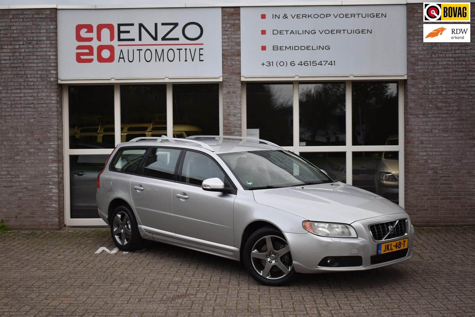 Volvo V70 2.5T Youngtimer Trekhaak Automaat Cruise Camera St, Auto's, Volvo, Zwart, 2521 cc, Euro 4, 750 kg