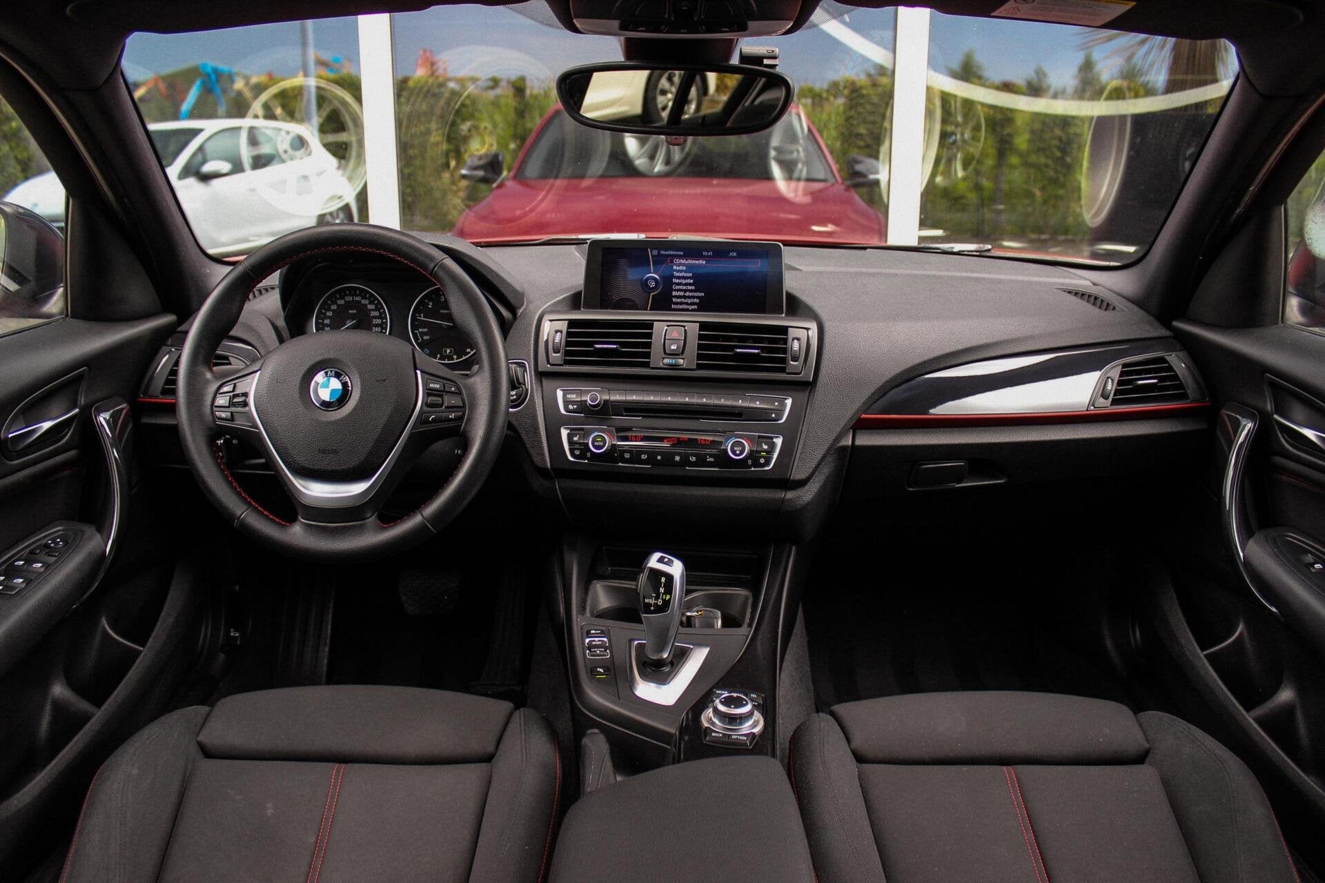 BMW 1-serie 125i Business+ | Sport Line | NL auto | Schuif-/, Euro 5, Gebruikt, 4 cilinders, Onderhoudsboekje