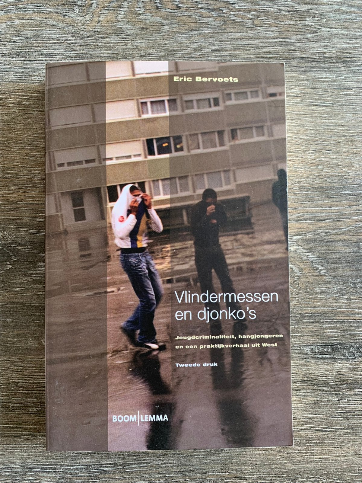 Boek Vlindermessen en djonko's, Ophalen of Verzenden, Beta, Zo goed als nieuw, HBO