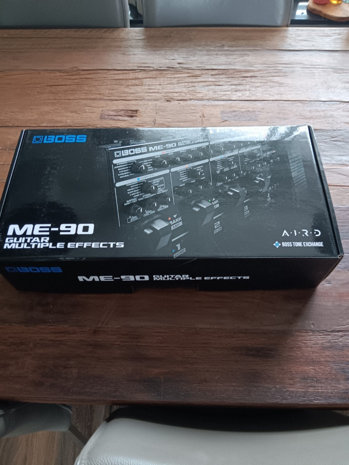 Boss ME-90 Multi-effect Gitaarpedaal - 3 maanden oud, Ophalen of Verzenden, Zo goed als nieuw, Multi-effect
