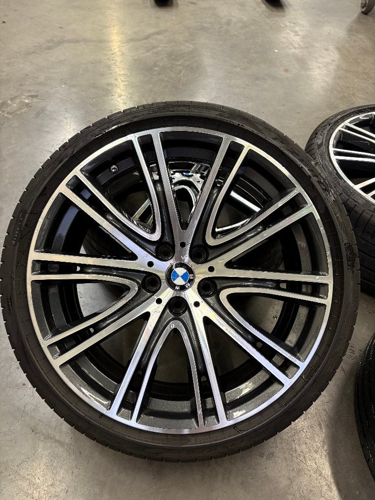 Originele BMW 759i velgen 20 inch met banden 5-serie G30 G31, Ophalen, Banden en Velgen, Personenwagen, 20 inch