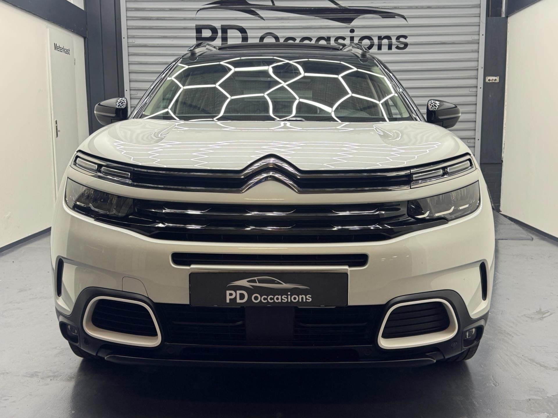 Citroen C5 Aircross 1.6 Plug-in Hybrid 225 AGR - Pano - Trek, Dealer onderhouden, 77 km/l, Gebruikt, Zwart