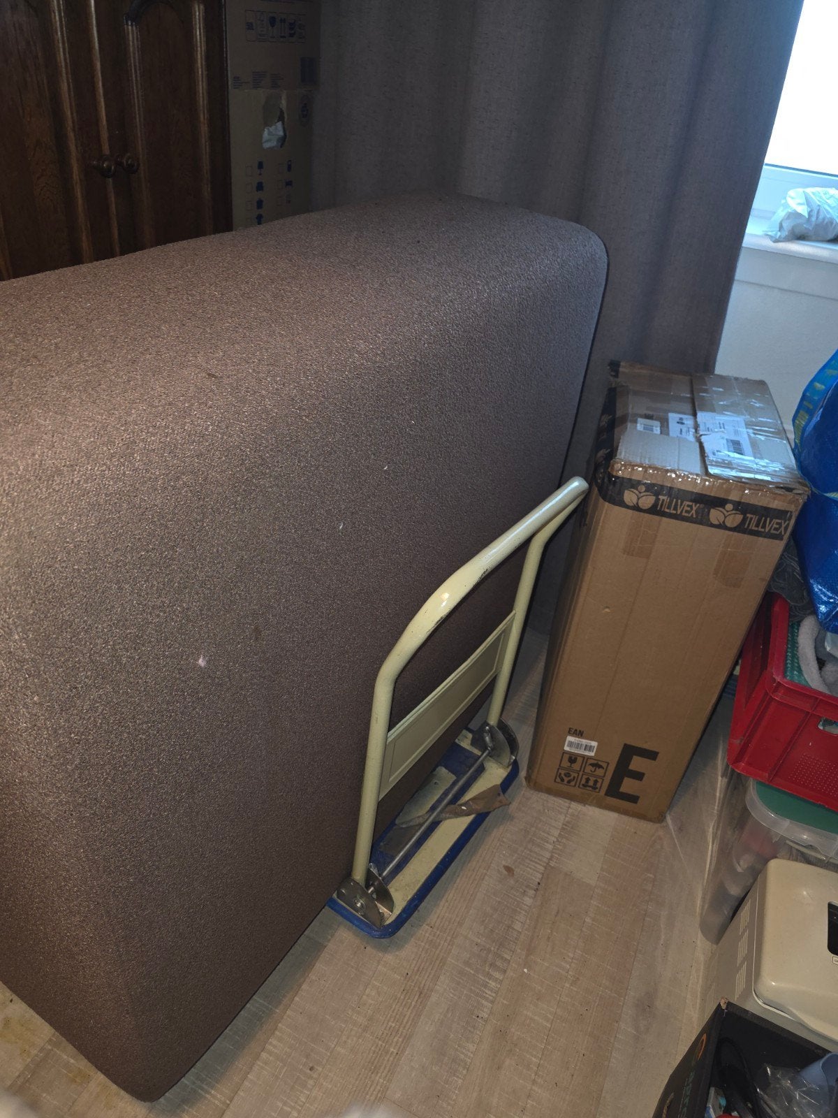 Comfortabele poef - ideaal voor elke woonkamer, Gebruikt, Rechthoekig, 50 tot 75 cm, 75 tot 100 cm