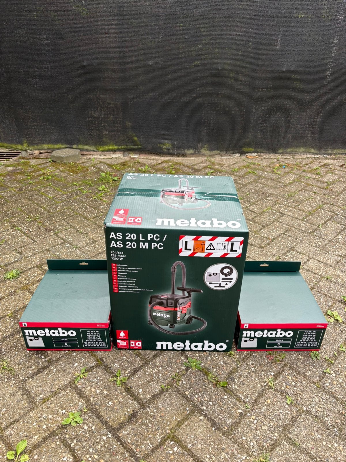 Nieuwe Metabo AS 20 L PC stofzuiger met 2 zakken, Doe-het-zelf en Verbouw, Reinigingsmachines, Ophalen of Verzenden, Nieuw, Waterstofzuiger