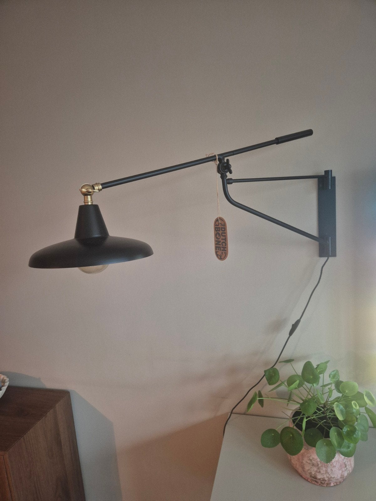 Dutchbone Hector wandlamp 26 cm - Zwart met messing details