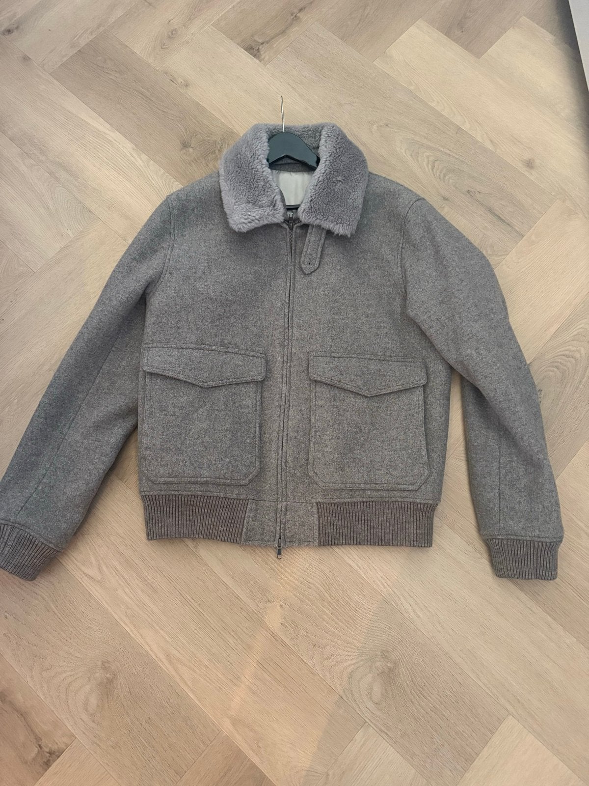 Bomberjack met teddy kraag (suitsupply), Ophalen of Verzenden, Nieuw, Maat 52/54 (L), Grijs