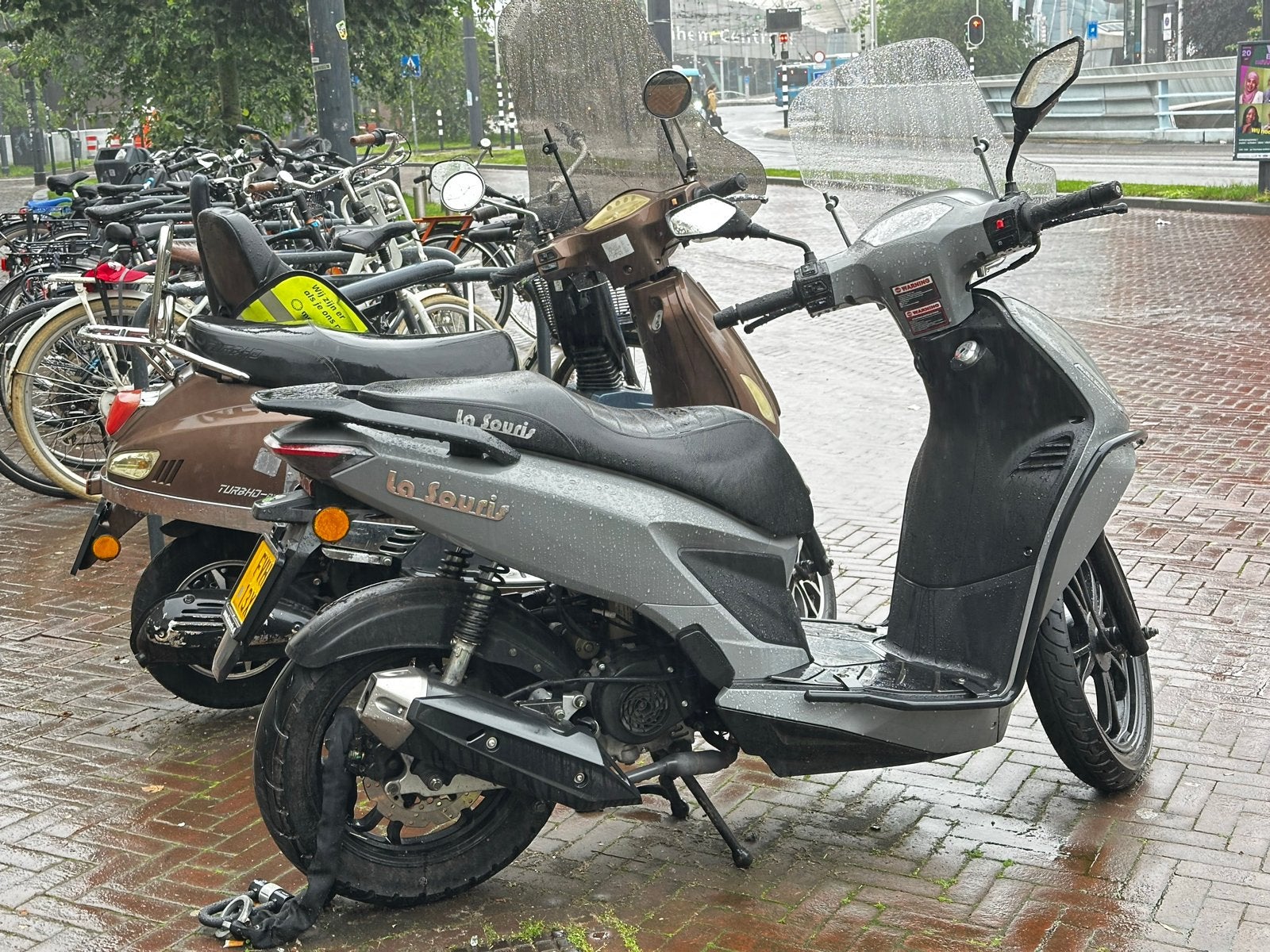 Moderne La Souris scooter - Grijs, zo goed als nieuw, Zo goed als nieuw, Benzine, Ophalen, Overige merken