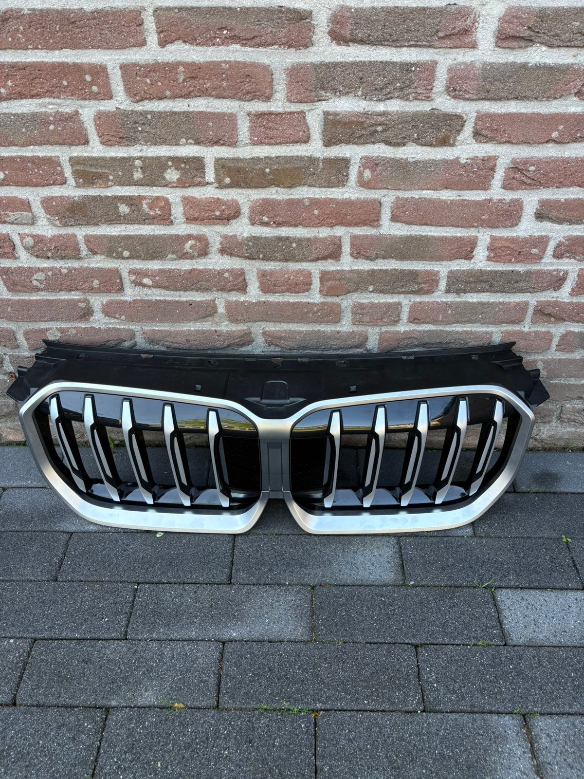 Bmw  X1 front grill passend vanaf 2022 /2026 origineel, Auto-onderdelen, Ophalen of Verzenden, BMW, Bumper