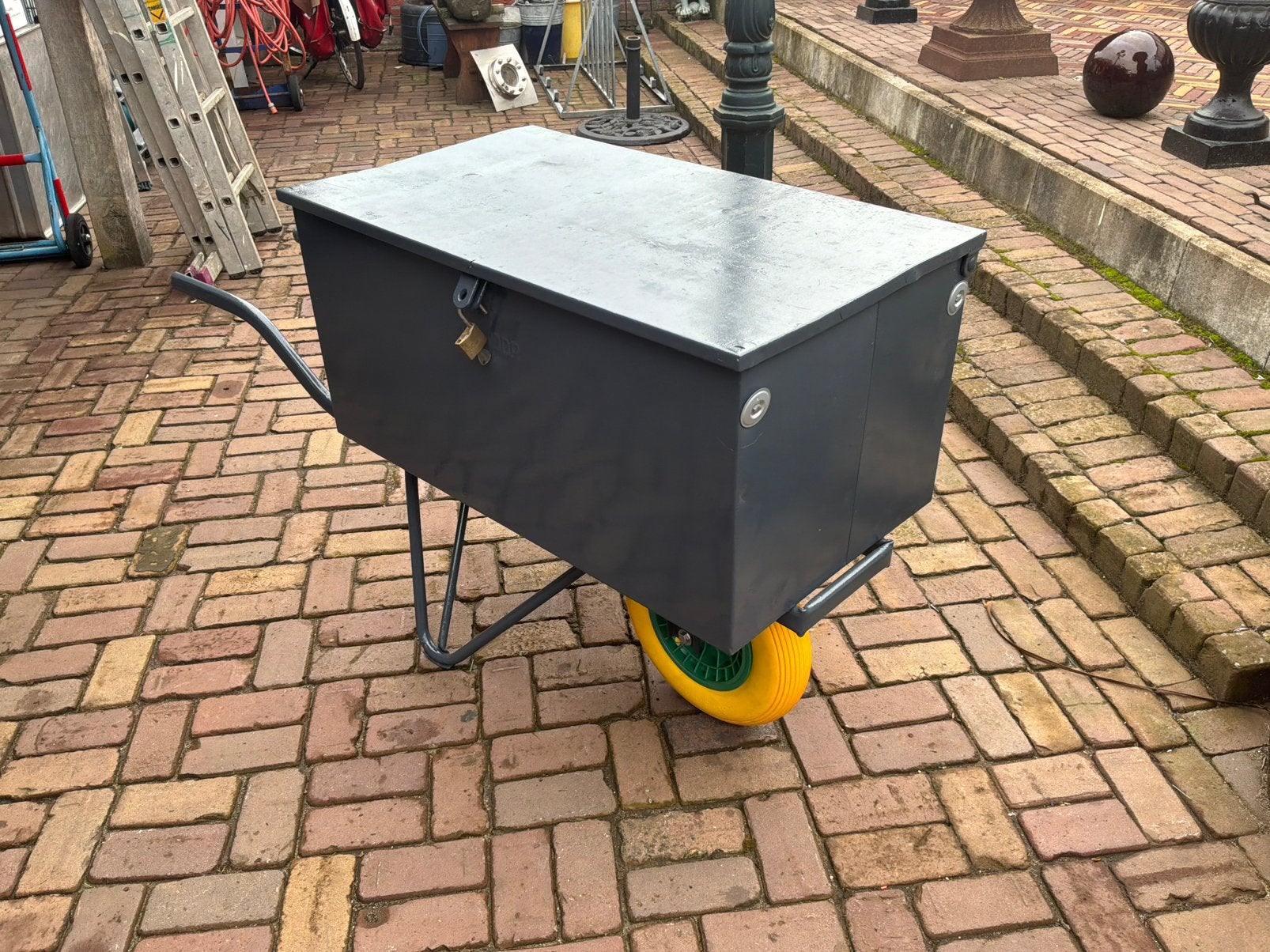 Matador kruiwagen met opbergkist, Tuin en Terras, Ophalen, Gebruikt, Handmatig, Tweewielig
