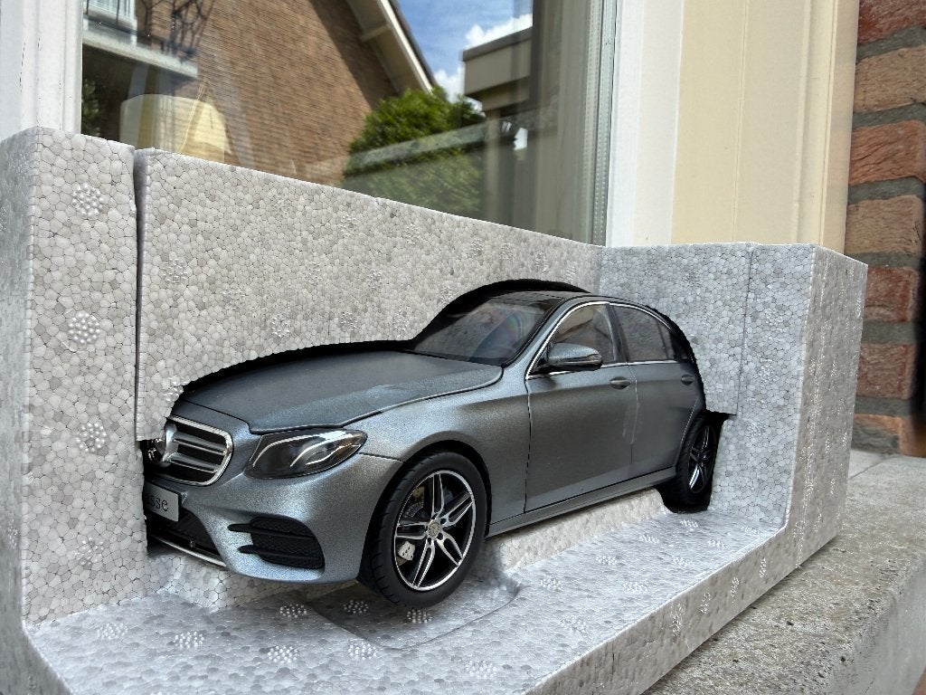 1:18 Mercedes W213 E-Klasse Sedan grijs 2016 iScale, Hobby en Vrije tijd, Modelauto's | 1:18, Overige merken, Grosse Elbstrasse 162, 22767 Hamburg, Duitsland