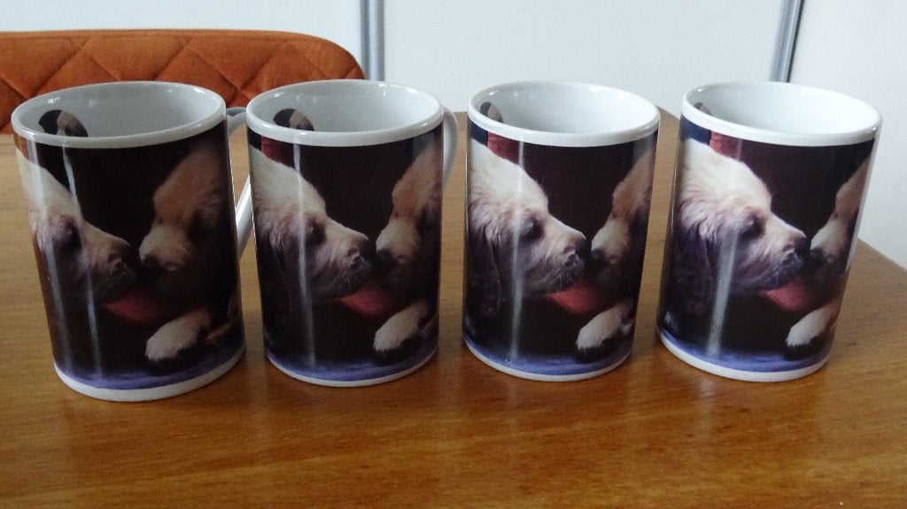 4 Drinkmokken Met Honden Van Aardewerk., Overige typen, Ophalen of Verzenden, Zo goed als nieuw, Overige stijlen