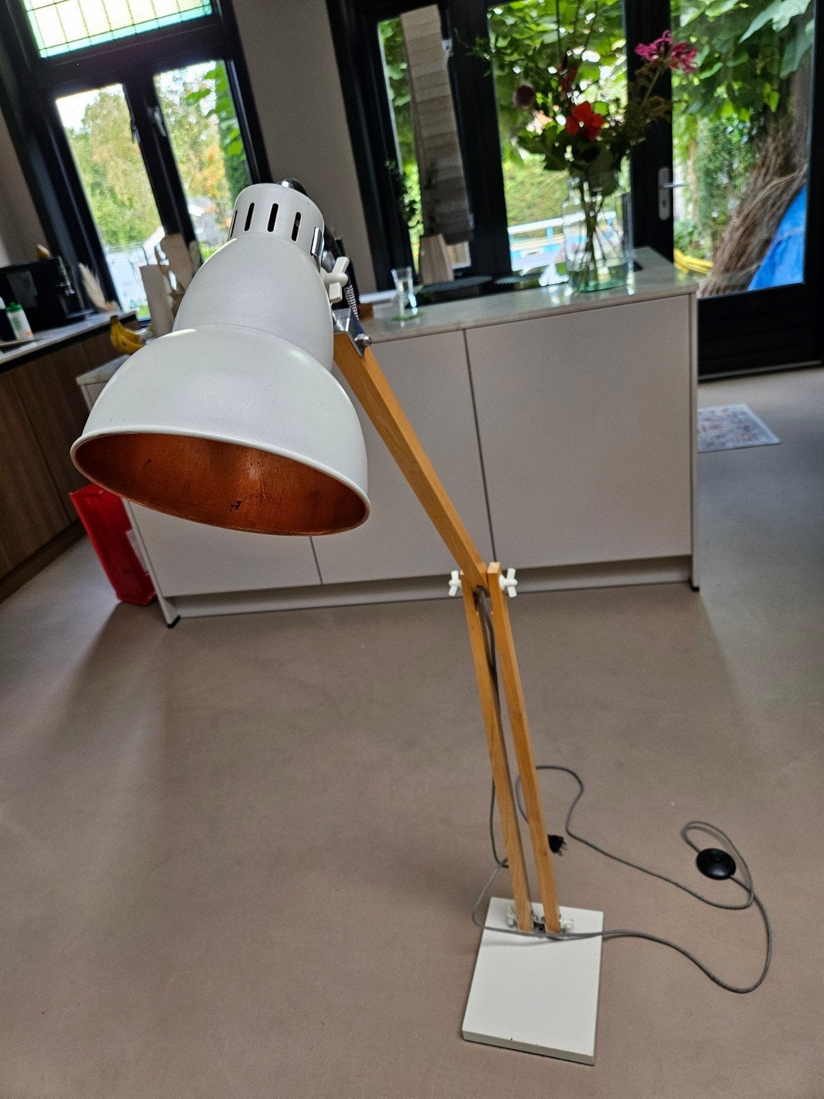 Staande lamp met drukknop, Huis en Inrichting, Ophalen, Gebruikt, Modern, Industrieel, E27 (groot)