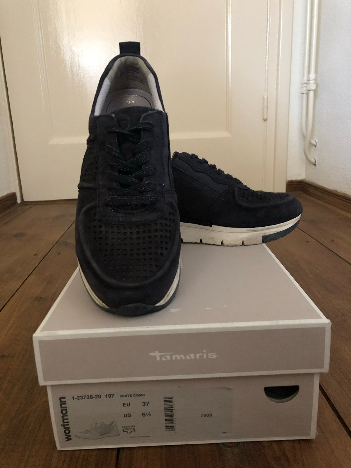 Tamaris Sneakers - Donkerblauw - Maat 37 - Zo goed als nieuw, Ophalen of Verzenden, Zo goed als nieuw, Blauw, Sneakers of Gympen
