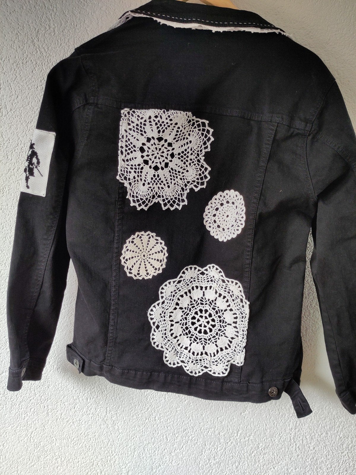 Vintage gepimpt zwart spijkerjasje, Kleding | Dames, Maat 38/40 (M), Zeeman, Zwart, Ophalen of Verzenden