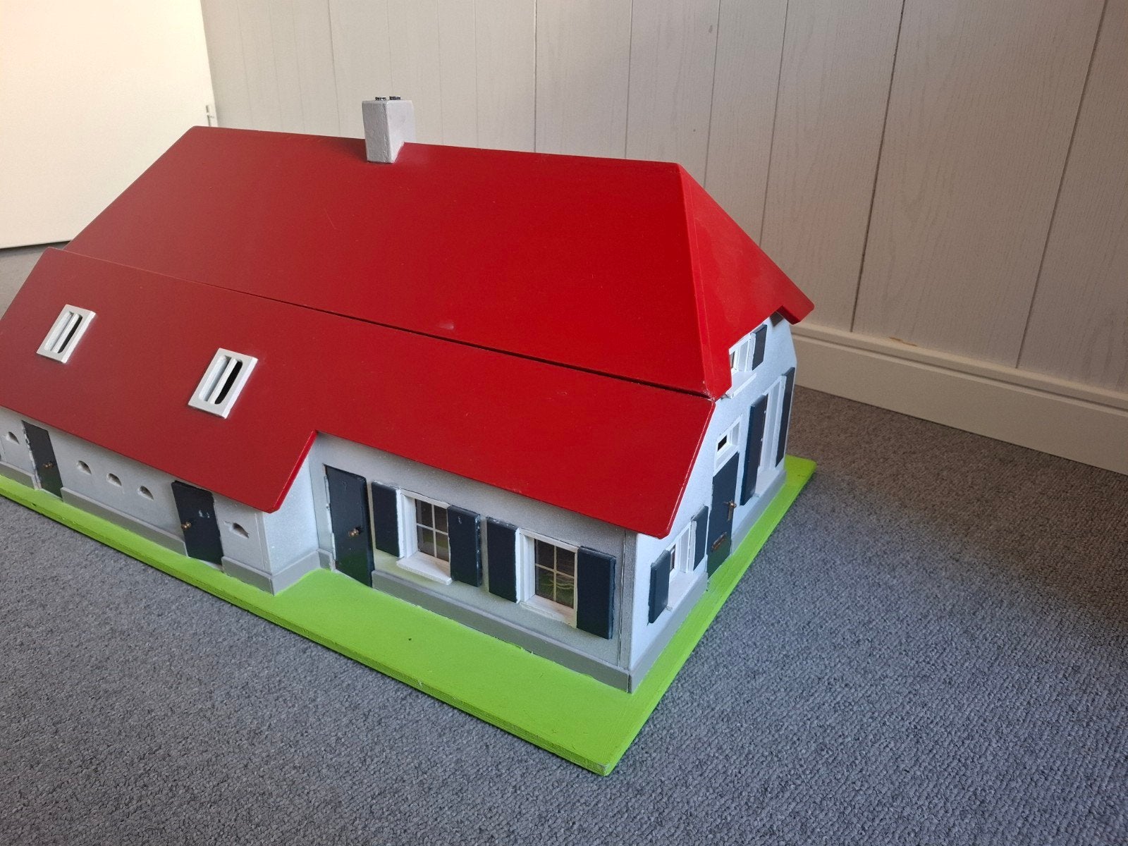 Grote houten boerderij met dieren en accessoires, Ophalen, Gebruikt, Poppenhuis