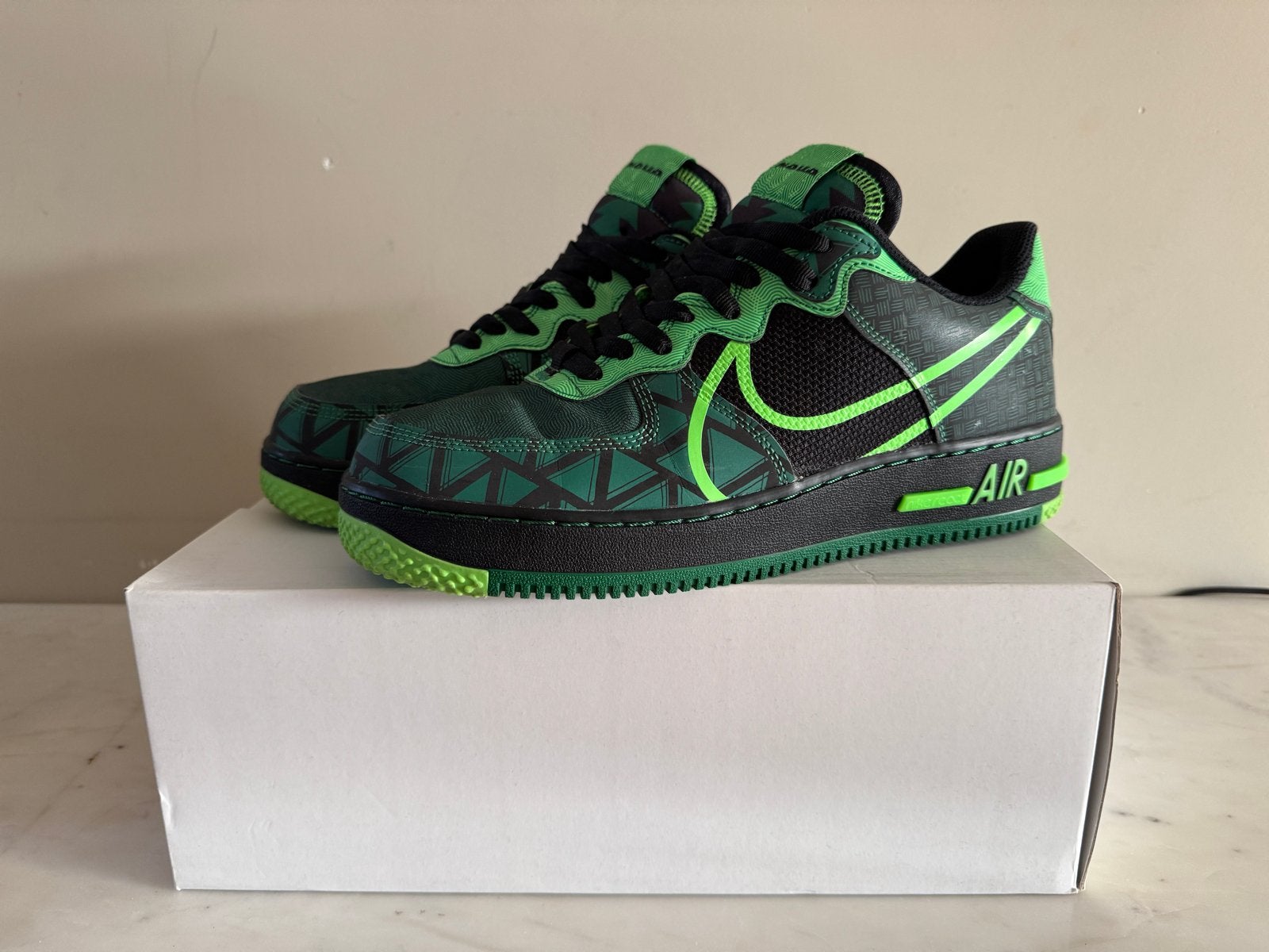Nike Air Force 1 React QS Nigeria Groen Zwart Maat 43, Overige kleuren, Verzenden, Sneakers of Gympen, Zo goed als nieuw