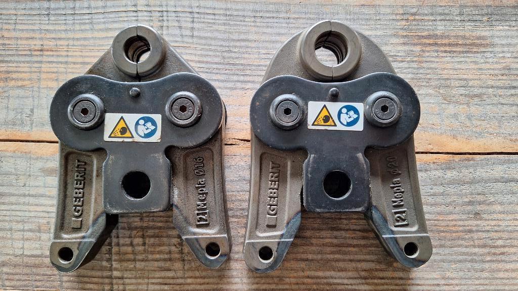 2x geberit mepla 16mm en 20mm persbekken kaken persbek, ., Ophalen of Verzenden, Zo goed als nieuw, .