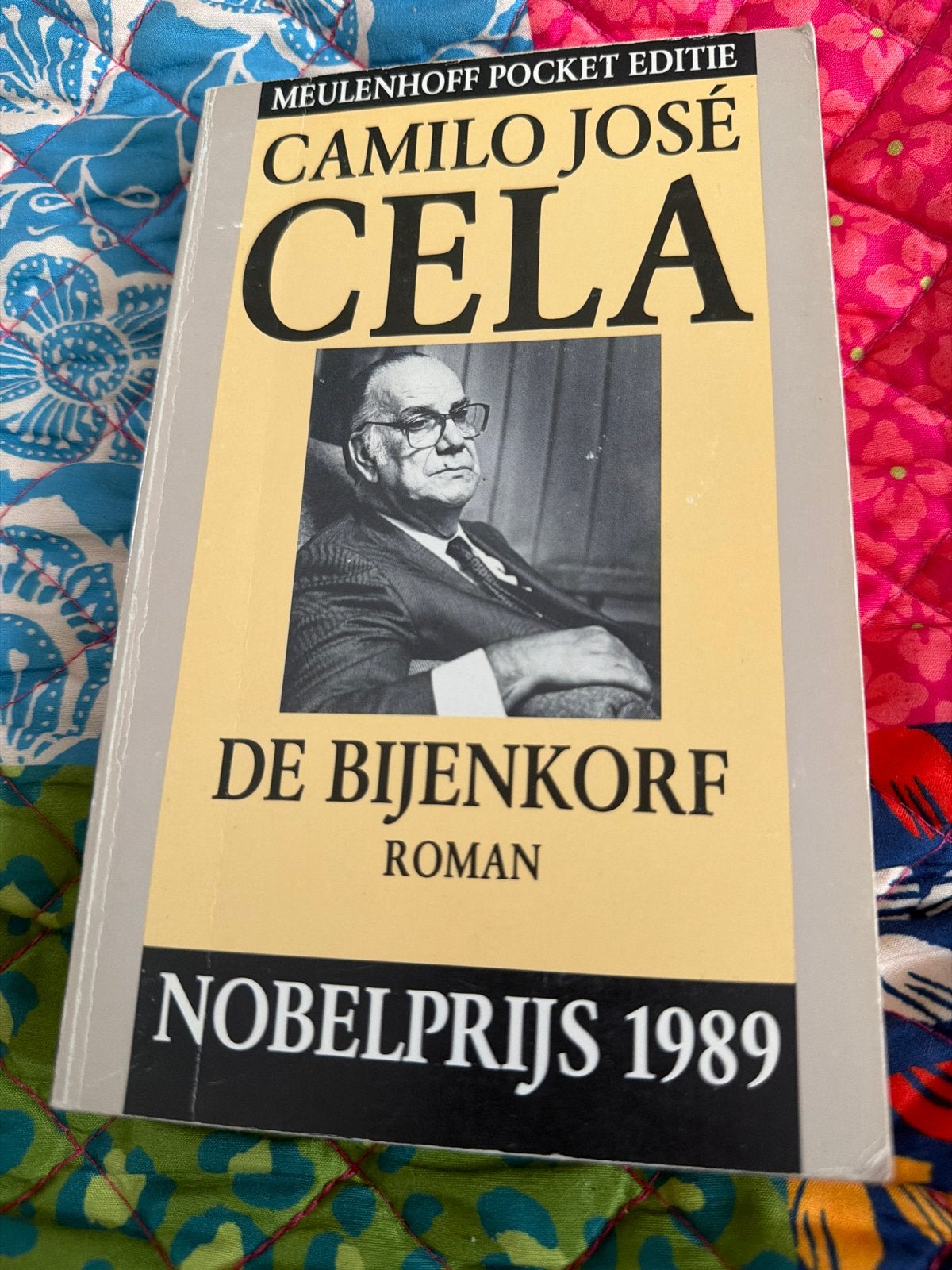 De Bijenkorf - Camilo José Cela (Nobelprijs 1989), Ophalen of Verzenden, Gelezen, Europa overig