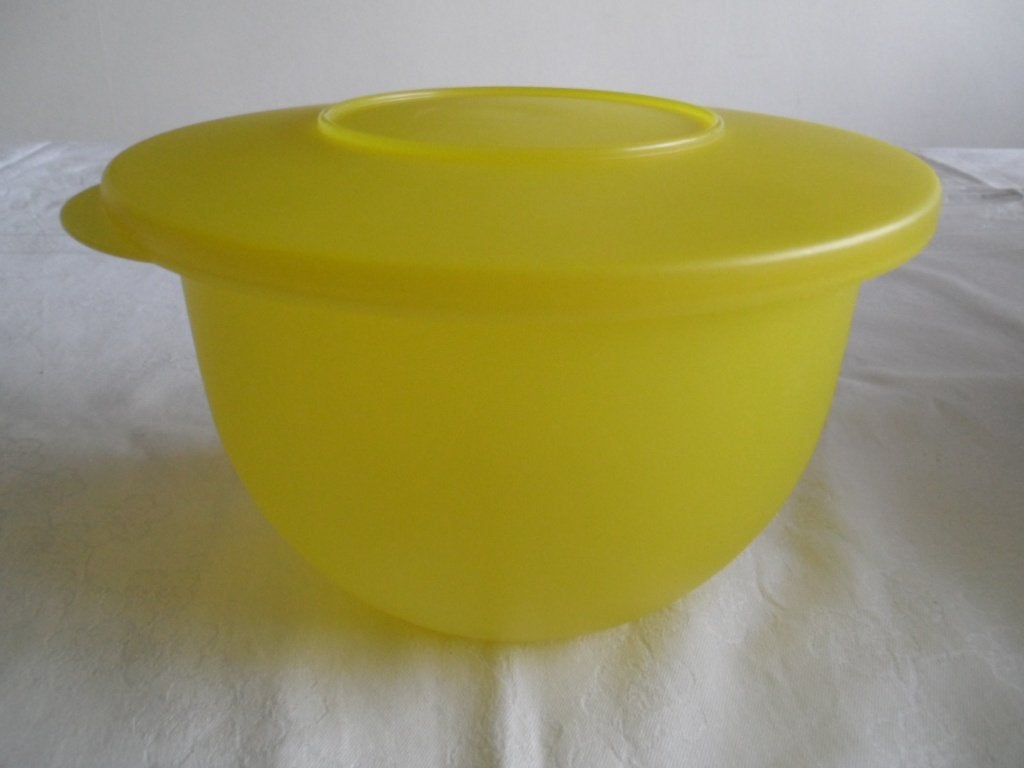 Tupperware Trendy Smart ronde kom hoog 1.3 liter citroengeel, Gebruikt, Geel, Ophalen of Verzenden, Bak of Kom